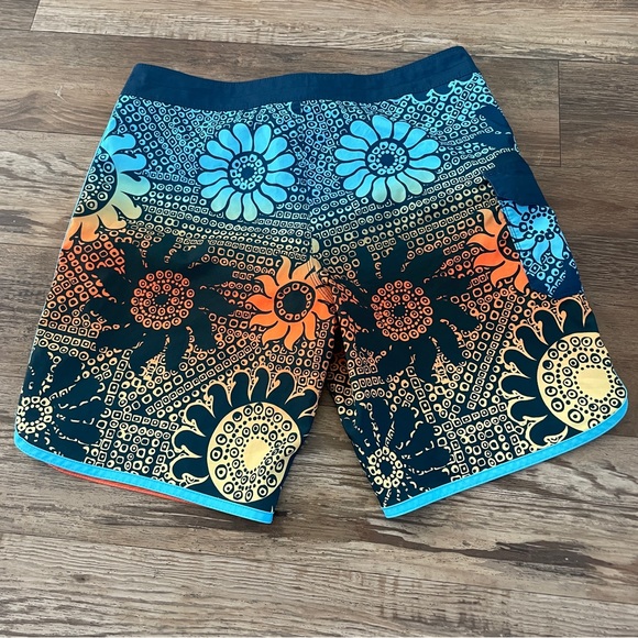 Billabong Airlite board shorts 30 - Picture 5 of 7